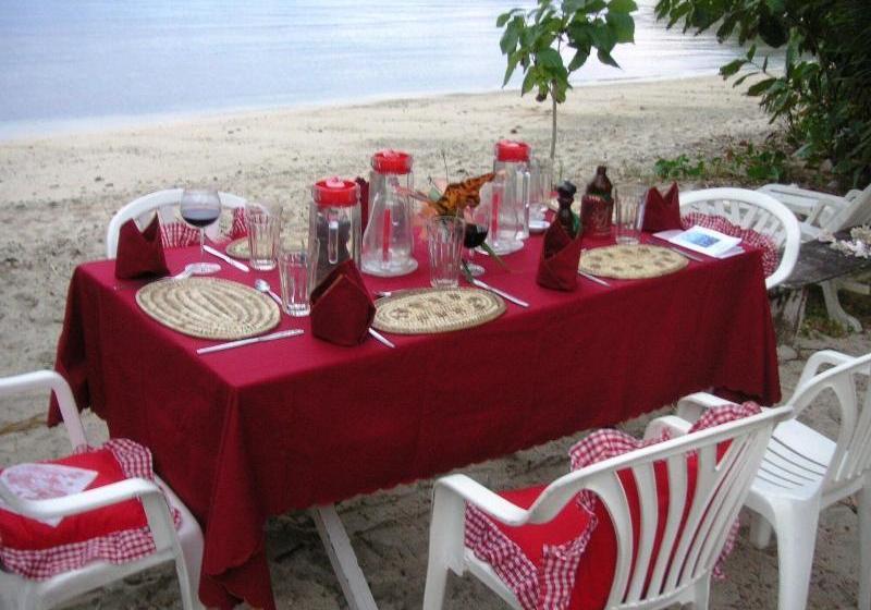 فندق Dolphin Bay Divers Retreat