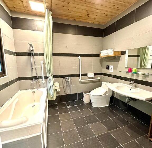 Li Wu Zuo Cun B&b