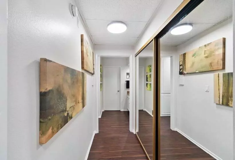 Beverly Hills Gem 1 Br Apt With Parking 218