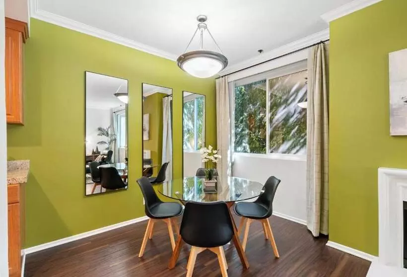 Beverly Hills Gem 1 Br Apt With Parking 218