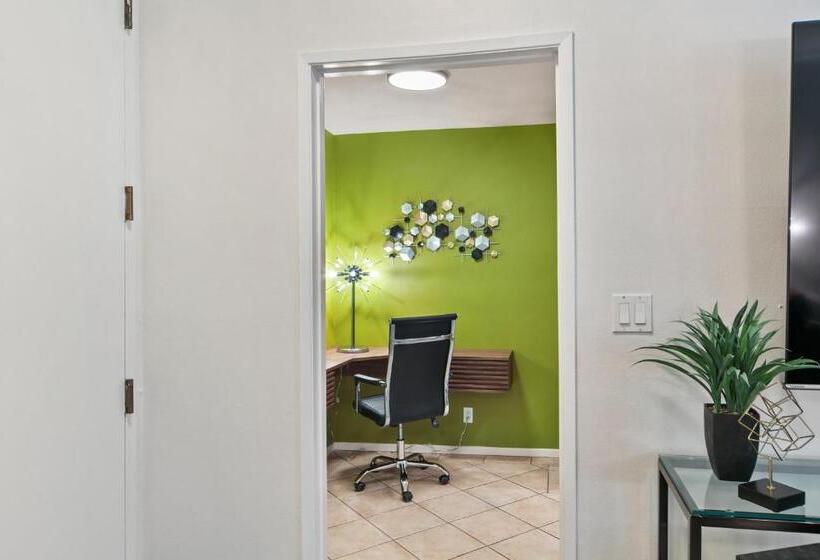 Beverly Hills Gem 1 Br Apt With Parking 218