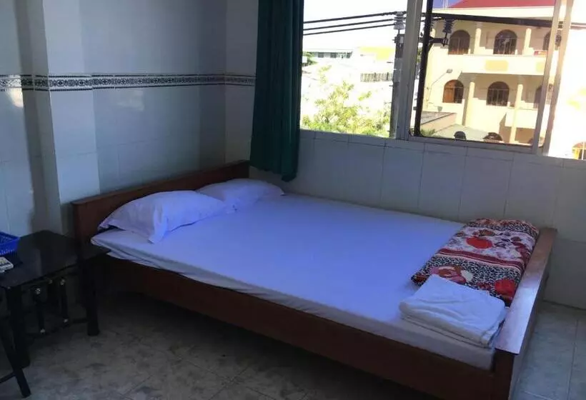 هتل Khách Sạn Thiên Phúc