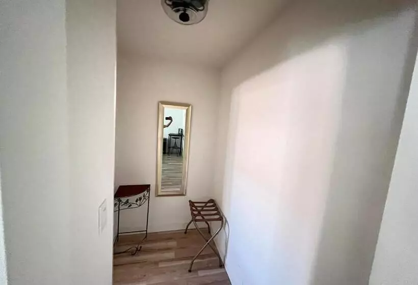 پانسیون Little Betty S Casita
