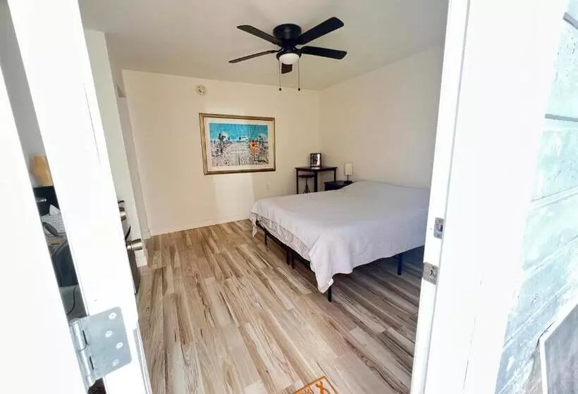 پانسیون Little Betty S Casita