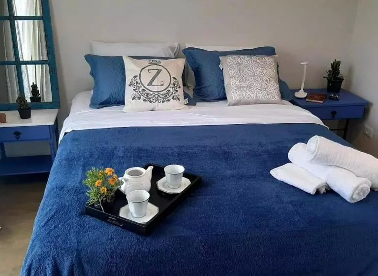 カプセルホテル Chalézinho Santorini & Eventos