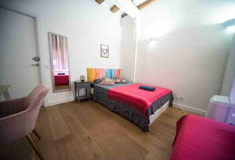 Общежитие Born Rooms St Caterina