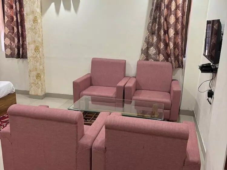 هتل Arraj, Raipur