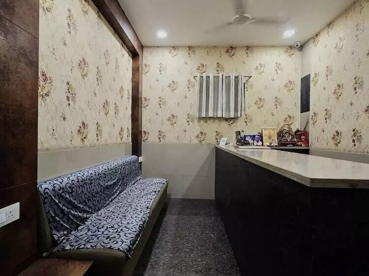 هتل Arraj, Raipur