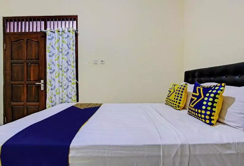 Hotelli Spot On 93007 Guest House Lestari