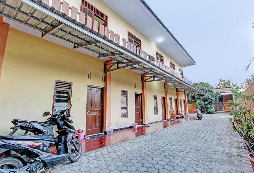 Hotel Spot On 93007 Guest House Lestari