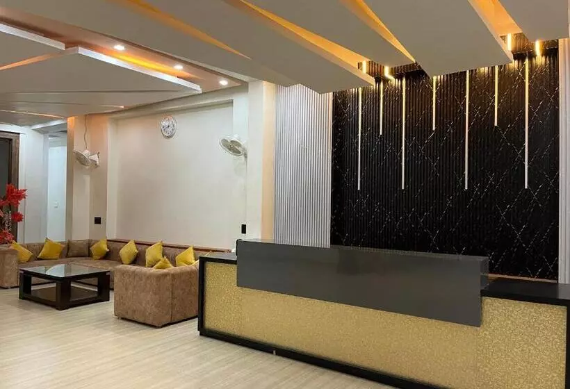 ホテル Jb Square Resort And Lawn
