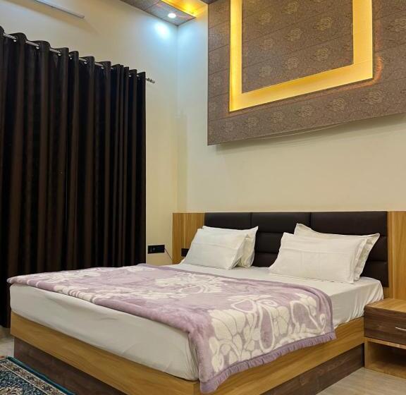 Hotel Jb Square Resort And Lawn