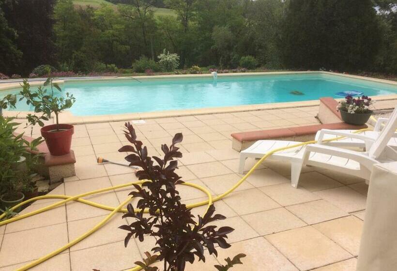 تختخواب و صبحانه Famille Gomez