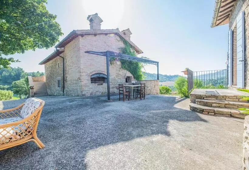 ベッドアンドブレックファースト Suite Con Bagno In Villa Esclusiva   Urbino