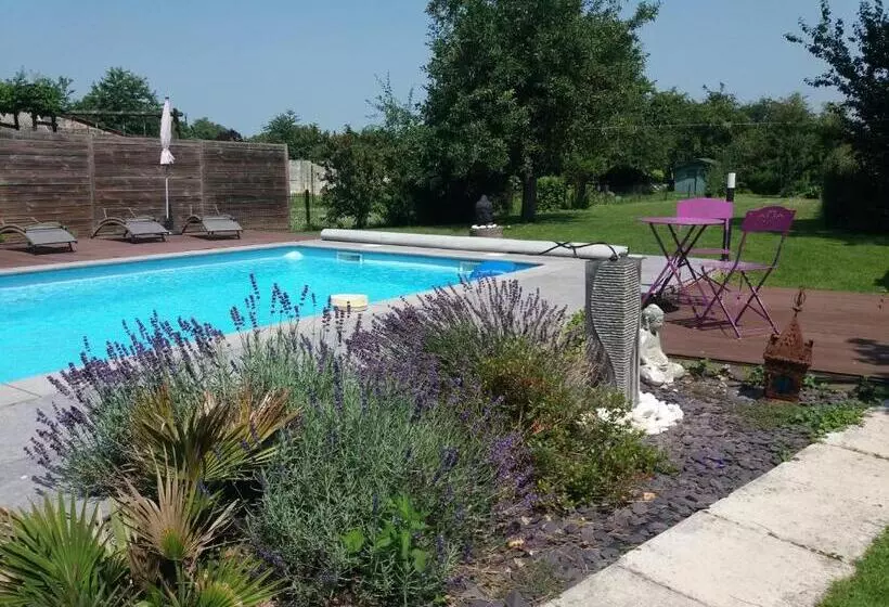 Aamiaismajoitus (B&B) Chambres D Hotes ,hotel ,secret D Une Nuit A Vicq Prės De Onnaing,avec Piscine