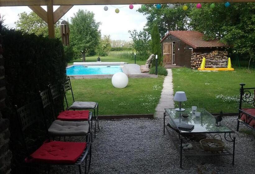 צימר Chambres D Hotes ,hotel ,secret D Une Nuit A Vicq Prės De Onnaing,avec Piscine