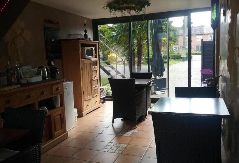 צימר Chambres D Hotes ,hotel ,secret D Une Nuit A Vicq Prės De Onnaing,avec Piscine