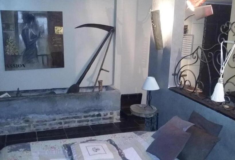 צימר Chambres D Hotes ,hotel ,secret D Une Nuit A Vicq Prės De Onnaing,avec Piscine