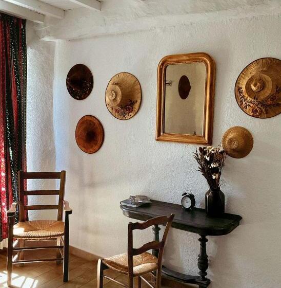 ホテル Chez Rosette De Lussan