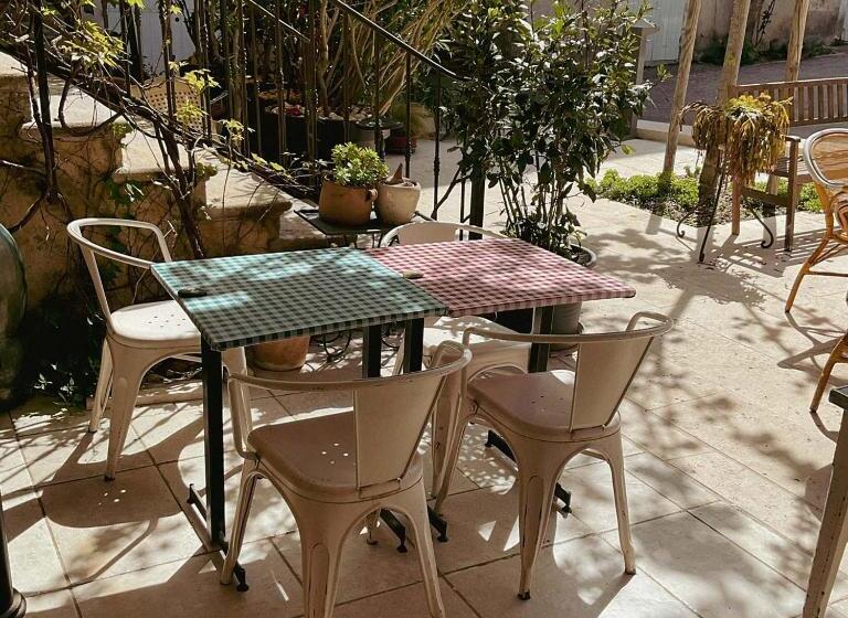 ホテル Chez Rosette De Lussan