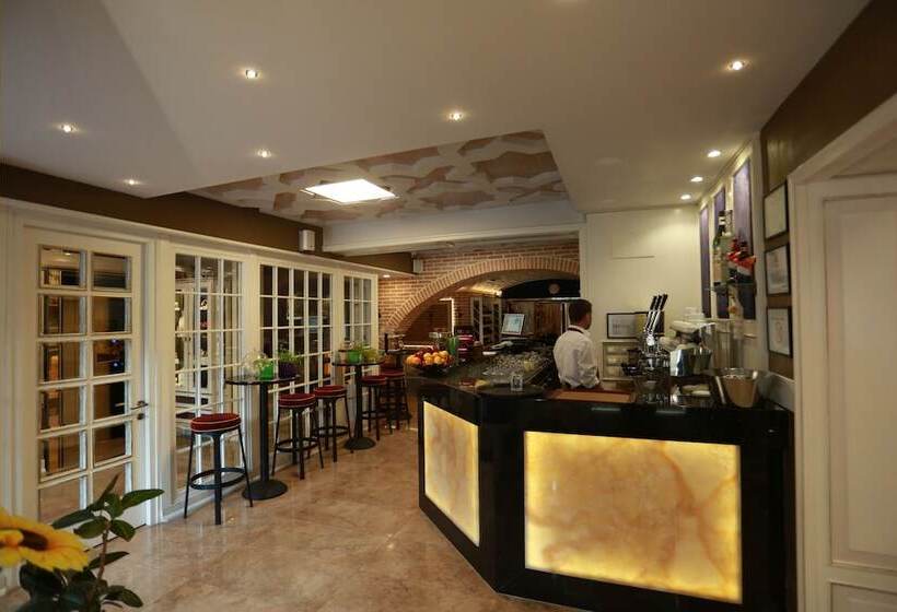 호텔 Hymetis Palace