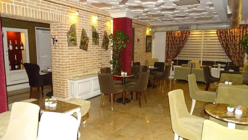 هتل Hymetis Palace