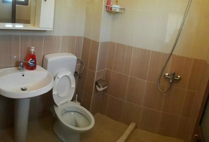Kamberi Hotel & Apartments