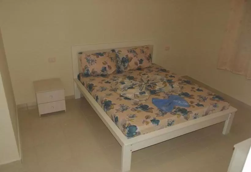 Kamberi Hotel & Apartments