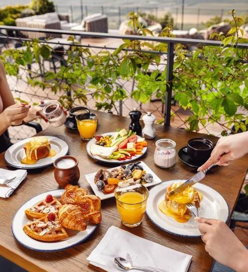 هتل Kvareli Lake Resort