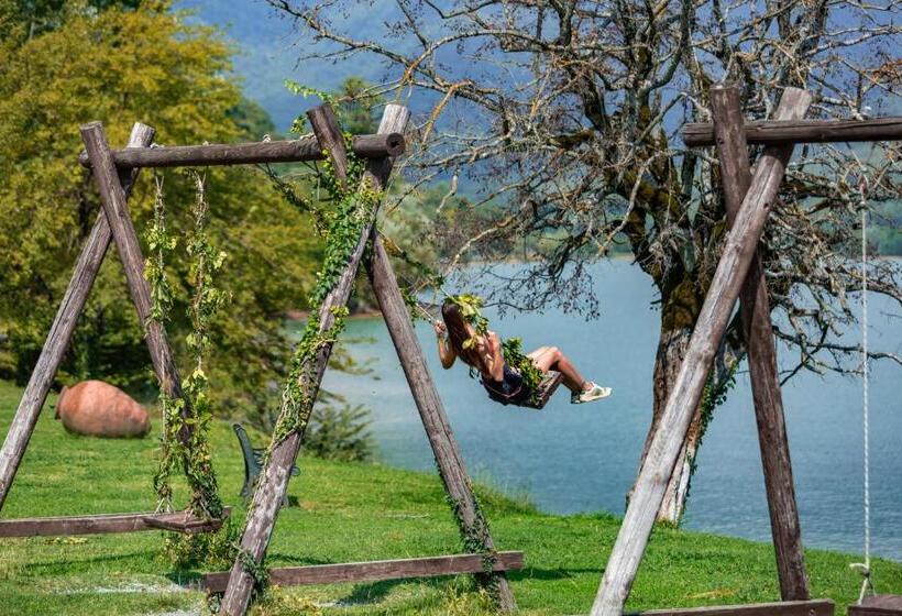 هتل Kvareli Lake Resort