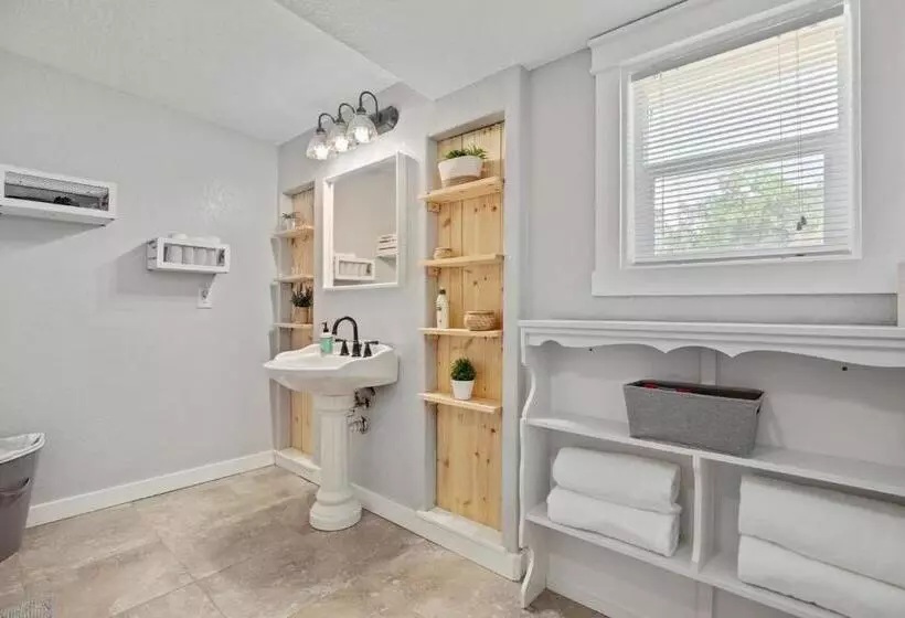 Hotelli Downtown Studio 1 At Beer Ranch Project Inn