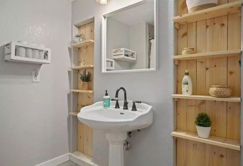 Hotelli Downtown Studio 1 At Beer Ranch Project Inn