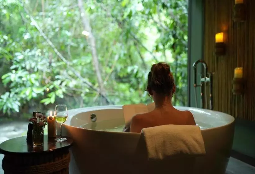 Hotelli Nampien Yorla Pa