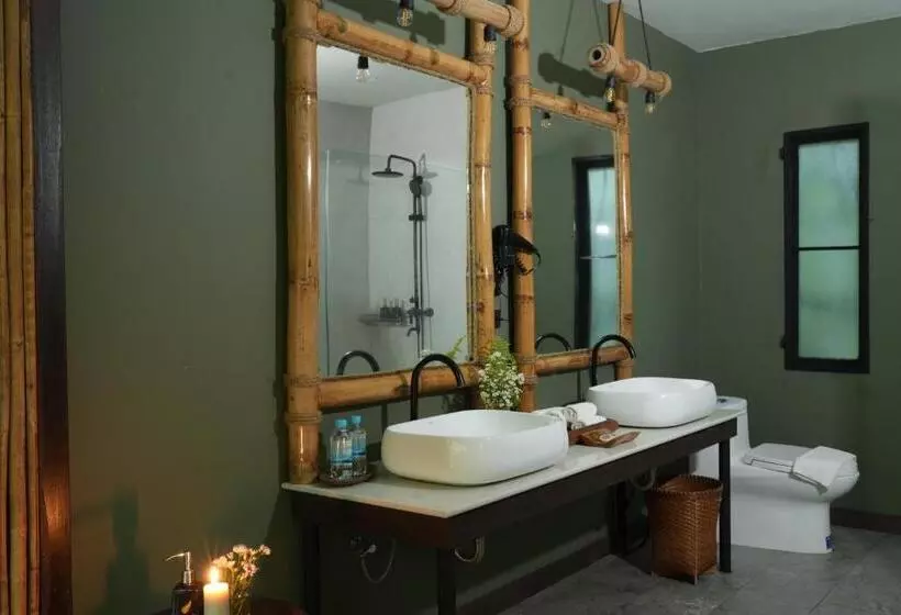 Hotelli Nampien Yorla Pa