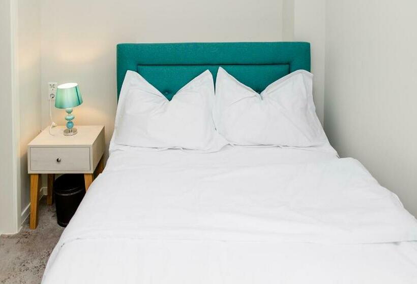 ユースホステル Aneton Garni