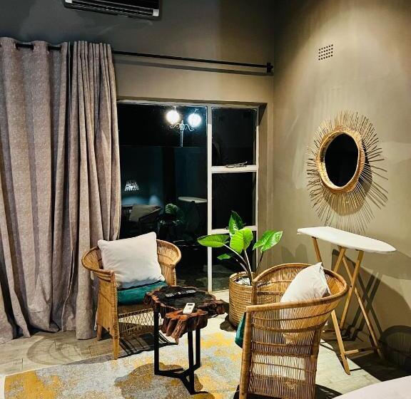 تختخواب و صبحانه The Shed Venue & Boutique