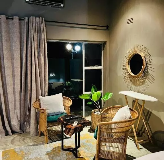 تختخواب و صبحانه The Shed Venue & Boutique