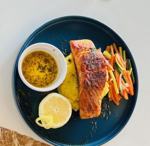 تختخواب و صبحانه The Shed Venue & Boutique