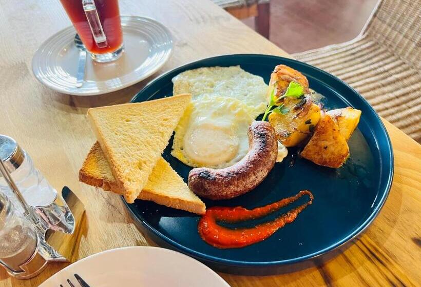 تختخواب و صبحانه The Shed Venue & Boutique