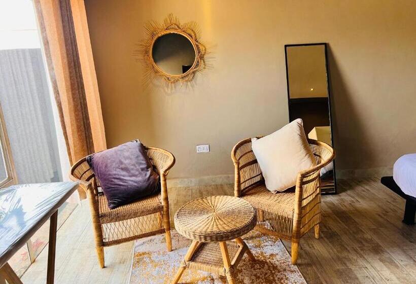 تختخواب و صبحانه The Shed Venue & Boutique