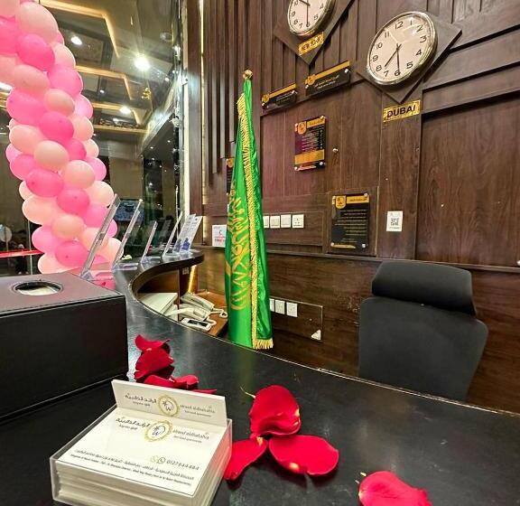 فندق الرائد الذهبية للشقق المخدومة