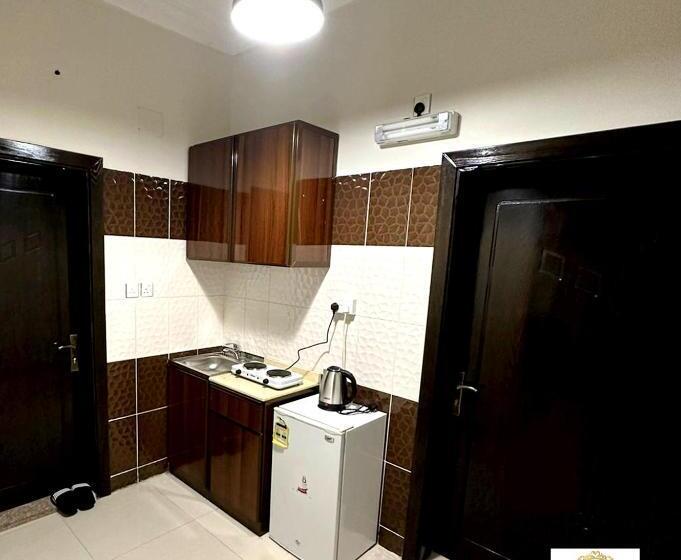 فندق الرائد الذهبية للشقق المخدومة