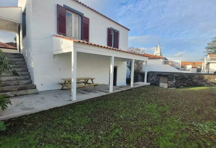 Retkeilymaja Jardim Das Camélias