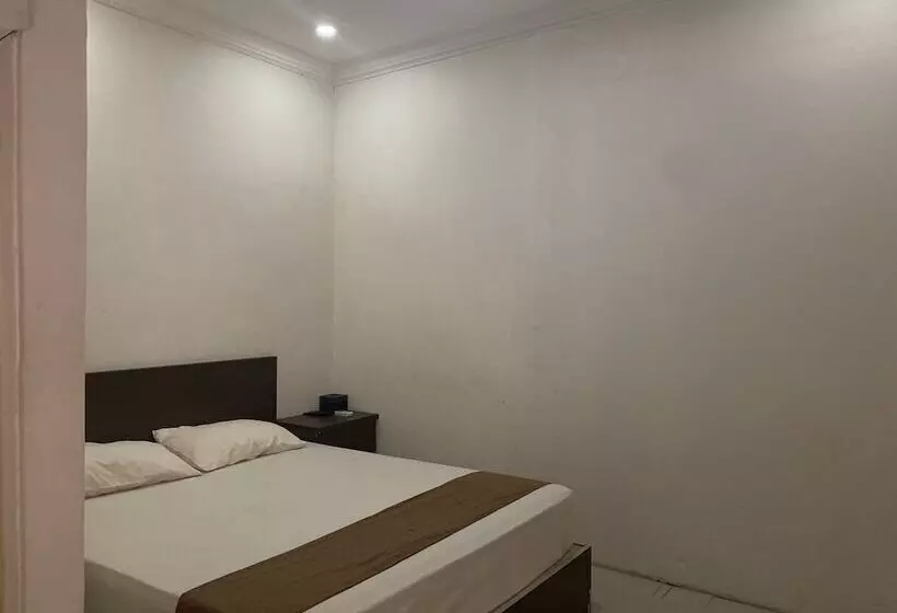 ホテル Express O 91662 Kost Rumah Kaca