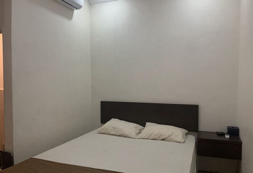 فندق Express O 91662 Kost Rumah Kaca