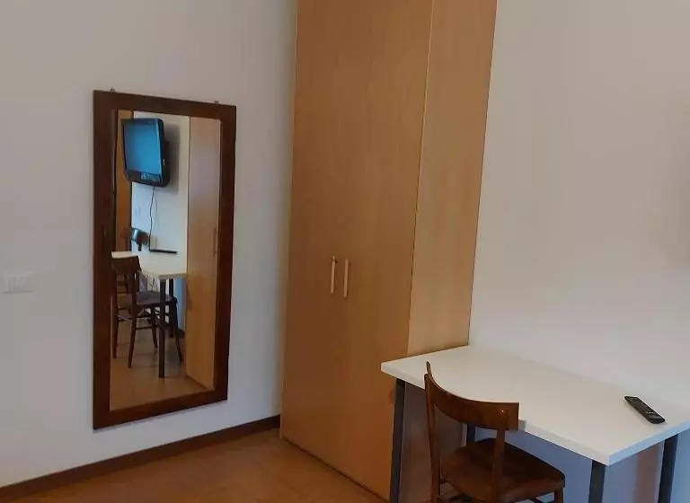 پانسیون Fare Bnb   Room Pappagnocca