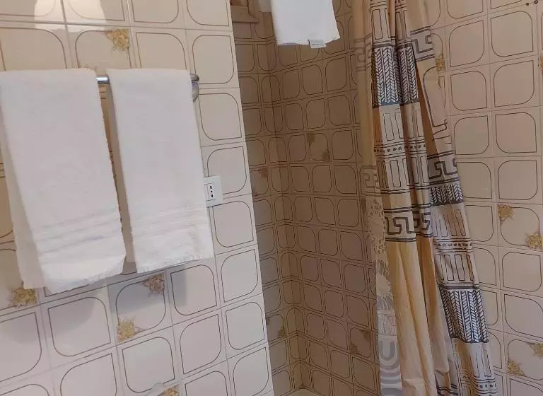 پانسیون Fare Bnb   Room Pappagnocca