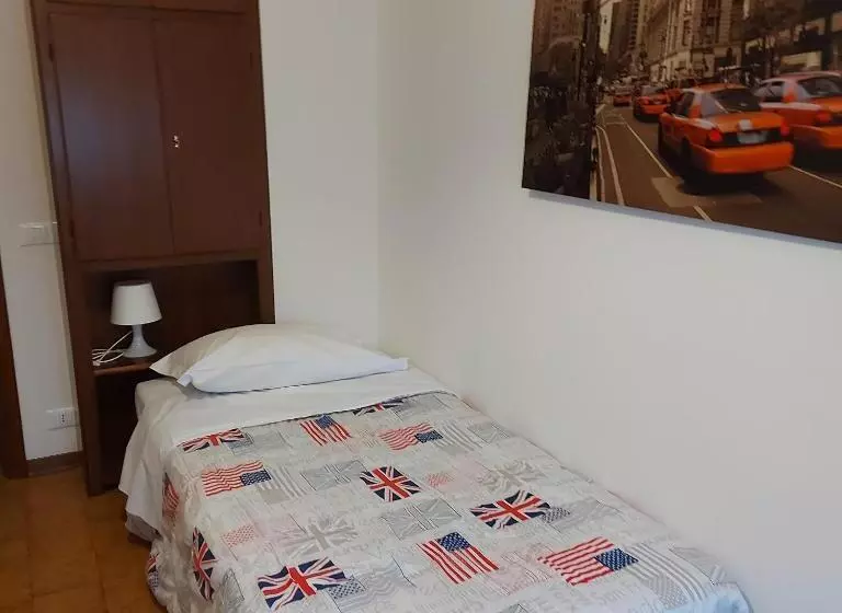 پانسیون Fare Bnb   Room Pappagnocca