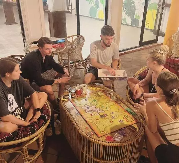 Hummus Hostel & Restaurant