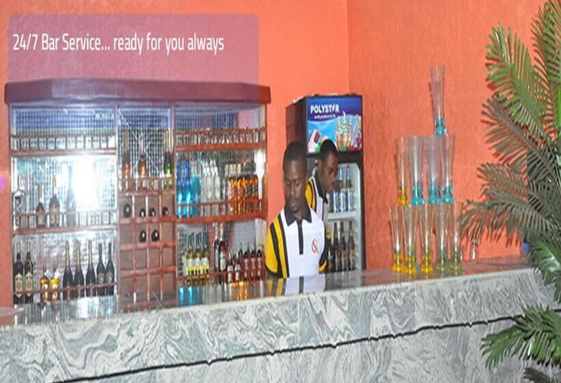 پانسیون Room In Apartment Sheriffyt Royale Hotel Business Suite